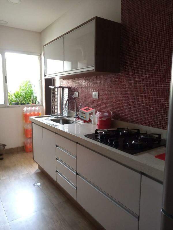 Apartamento à venda com 3 quartos, 116m² - Foto 8