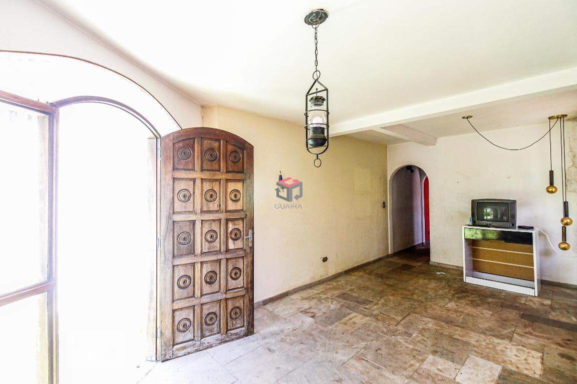 Casa à venda com 4 quartos, 180m² - Foto 1