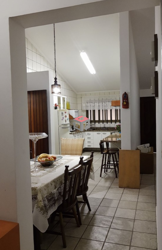 Casa à venda com 2 quartos, 160m² - Foto 6