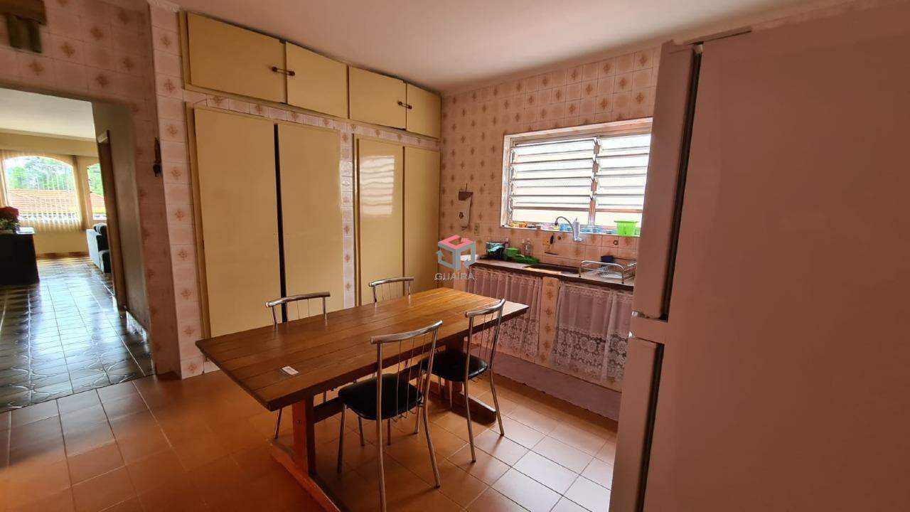 Casa à venda com 4 quartos, 224m² - Foto 13