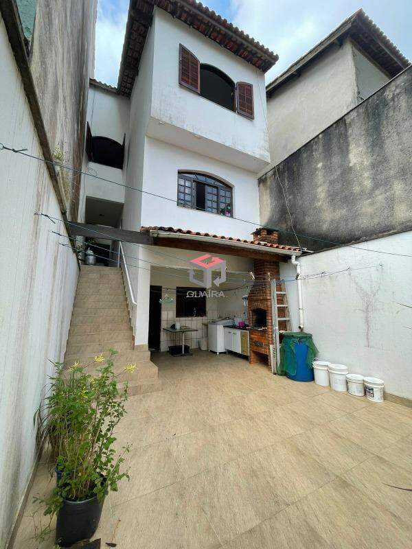 Sobrado à venda com 4 quartos, 209m² - Foto 2