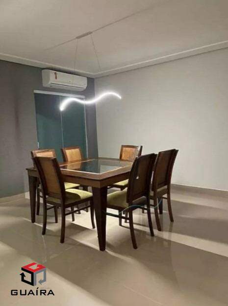 Sobrado à venda com 3 quartos, 282m² - Foto 1