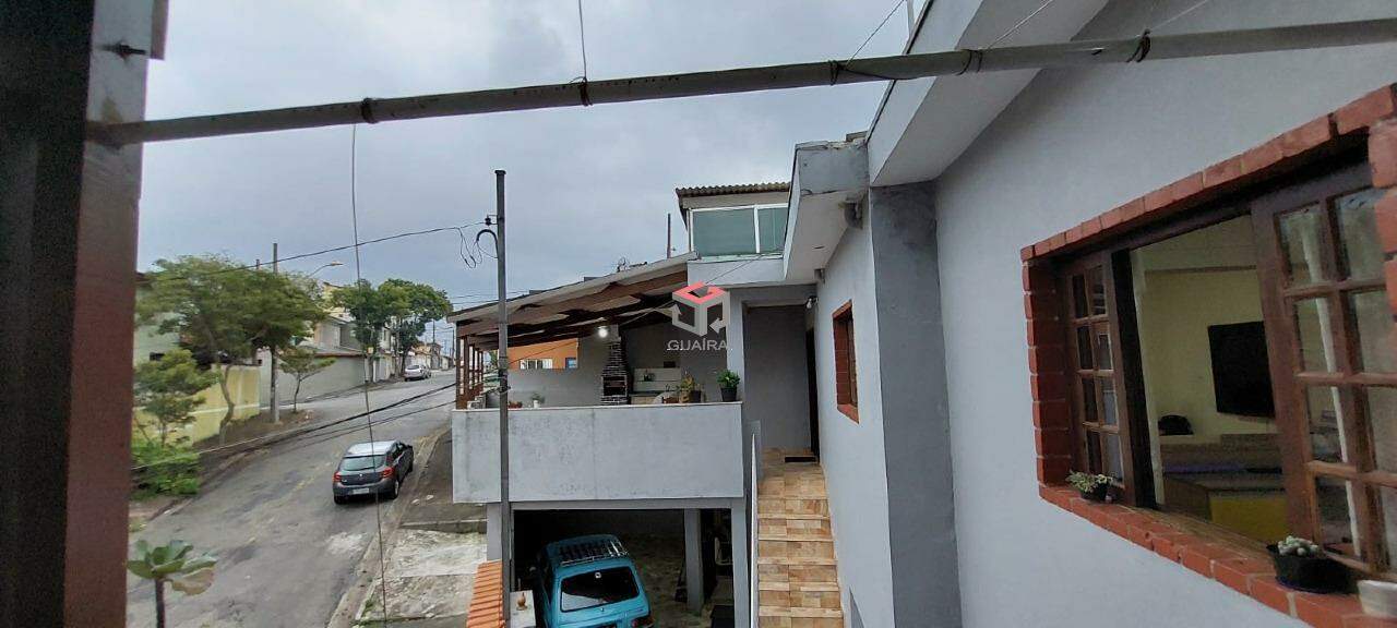 Casa à venda com 4 quartos, 165m² - Foto 2