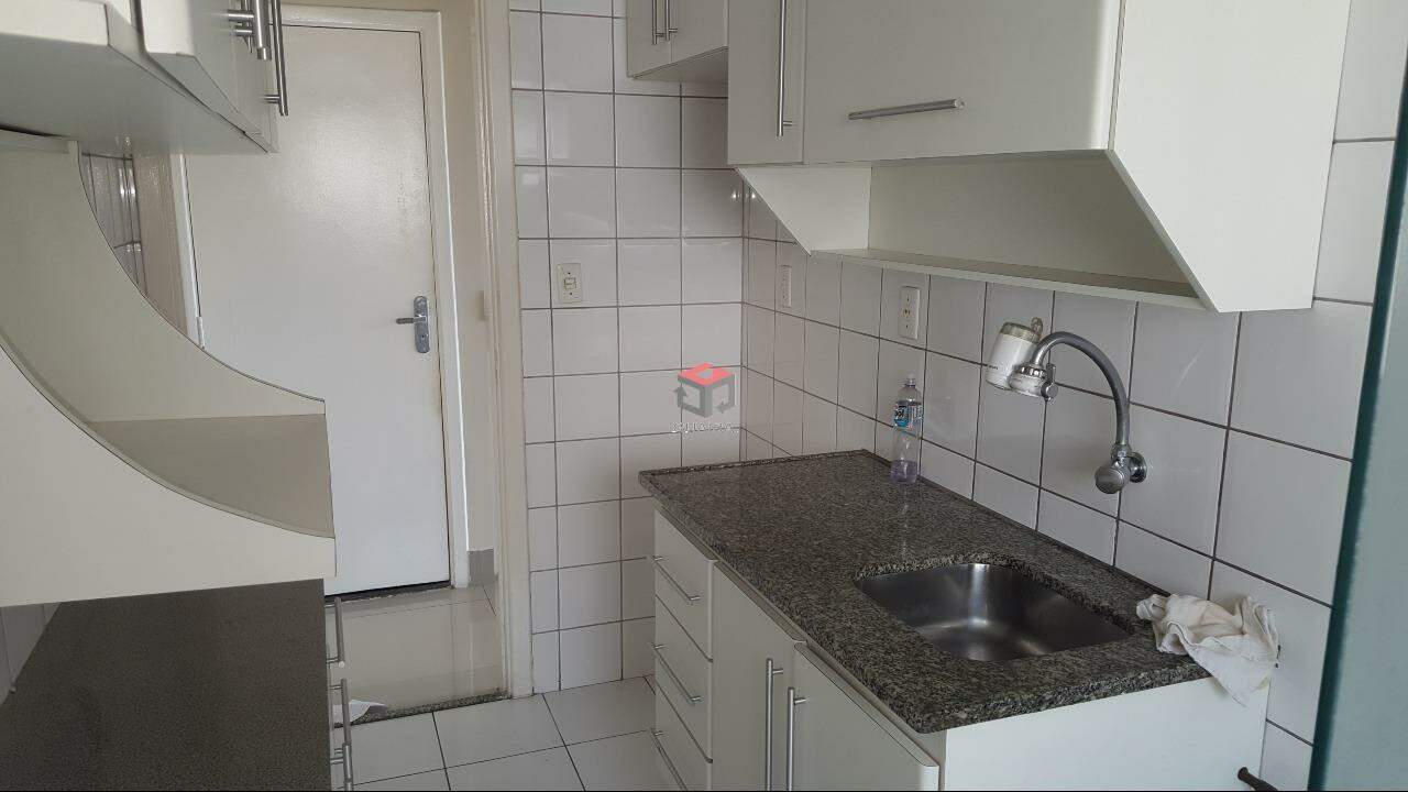 Apartamento à venda com 3 quartos, 70m² - Foto 4