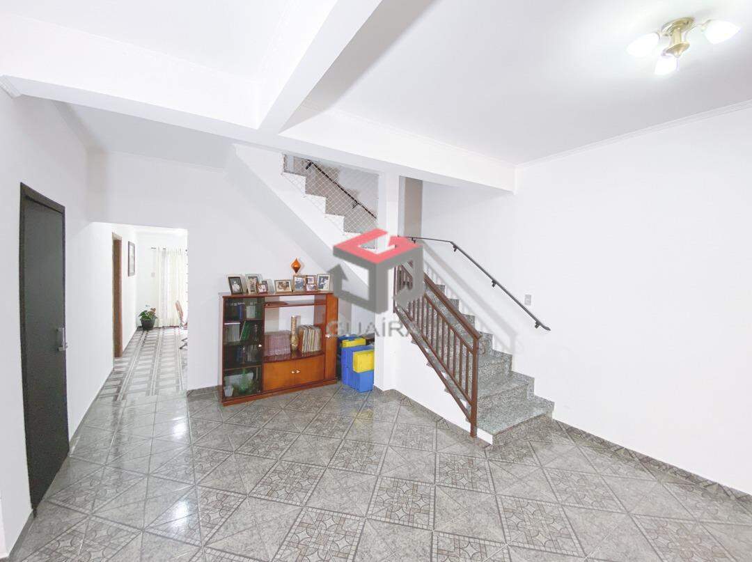 Sobrado à venda com 4 quartos, 270m² - Foto 1