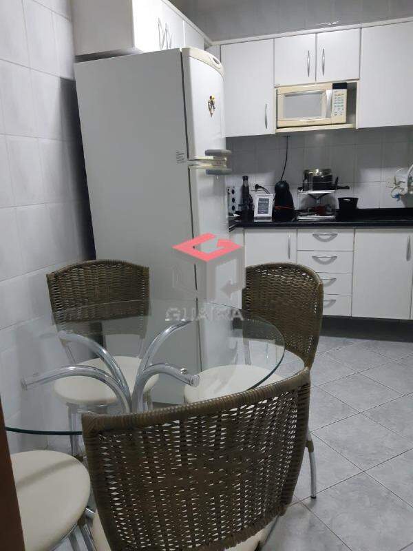 Apartamento à venda com 2 quartos, 67m² - Foto 3