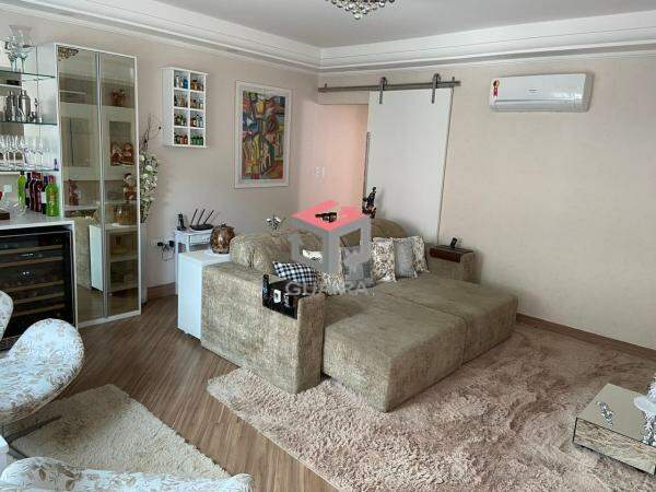 Casa à venda com 3 quartos, 215m² - Foto 5