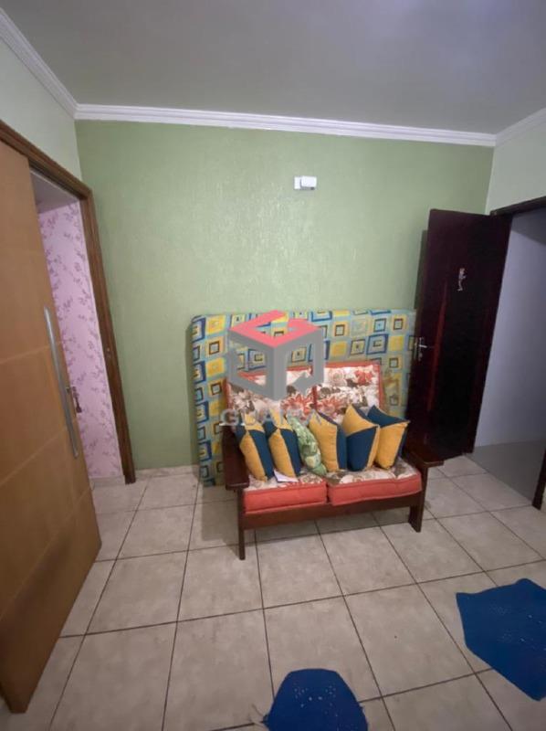 Sobrado à venda com 4 quartos, 194m² - Foto 1