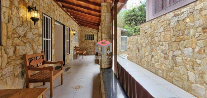 Casa à venda com 4 quartos, 379m² - Foto 18