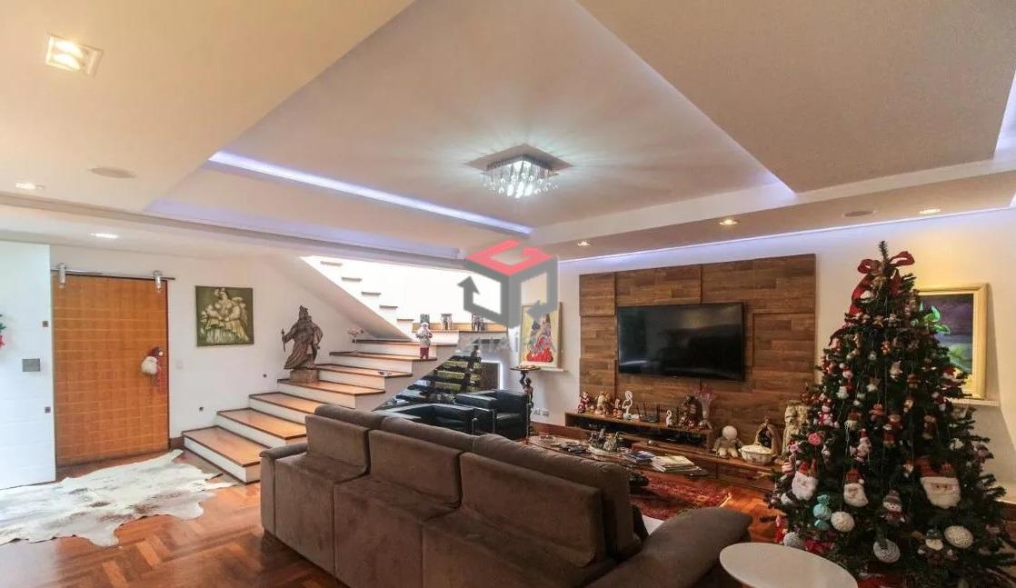 Casa à venda com 3 quartos, 250m² - Foto 2