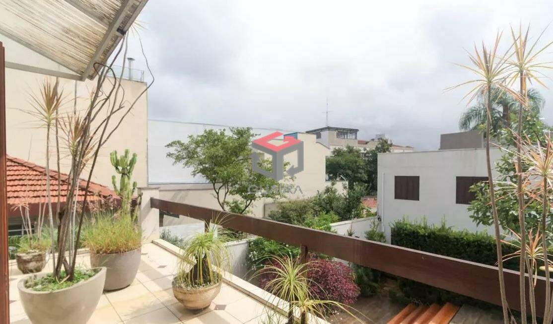 Casa à venda com 3 quartos, 250m² - Foto 8