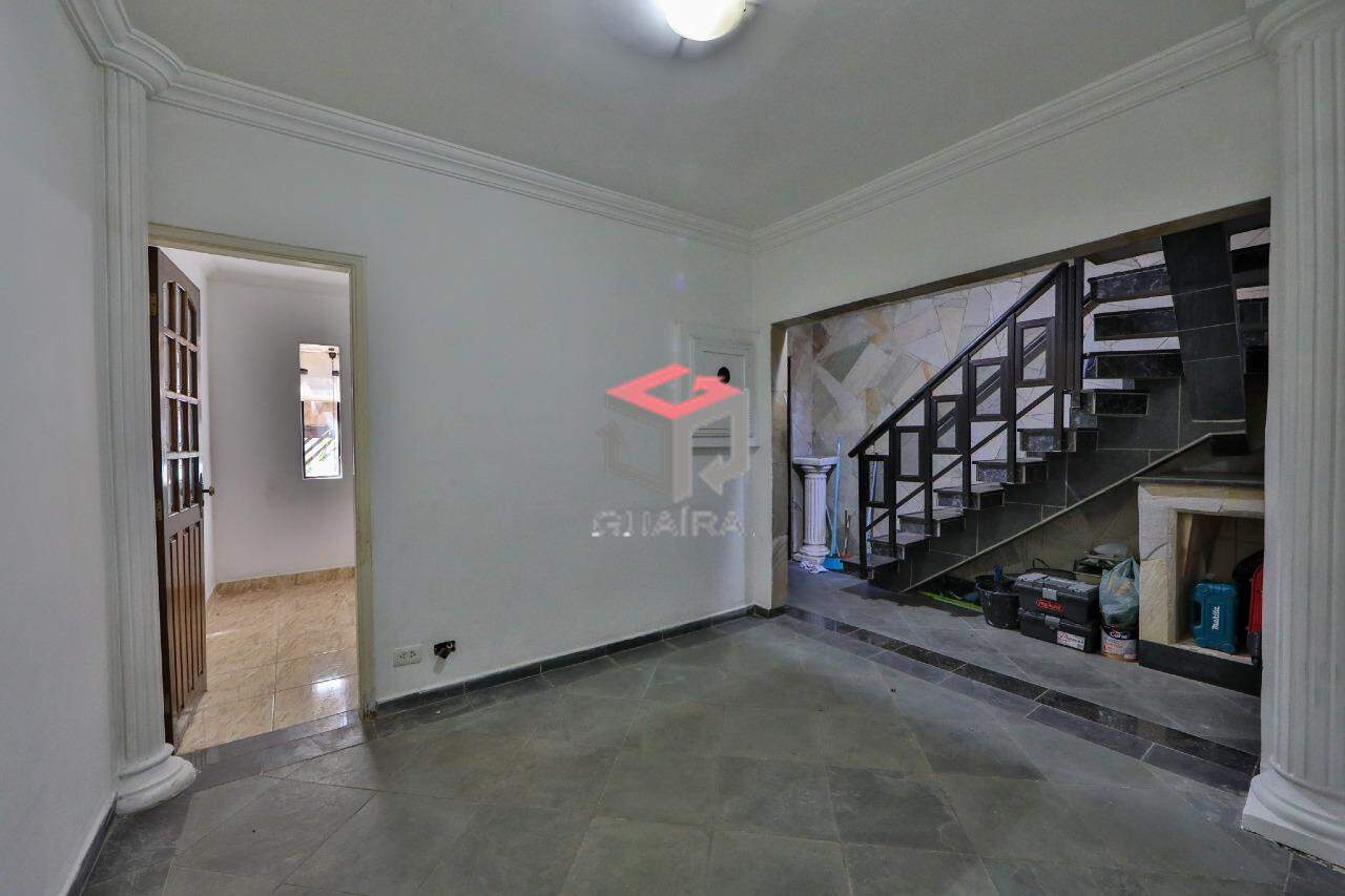 Sobrado à venda com 2 quartos, 220m² - Foto 3