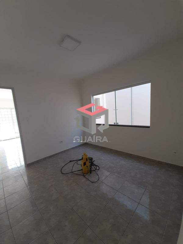 Sobrado à venda com 3 quartos, 180m² - Foto 2