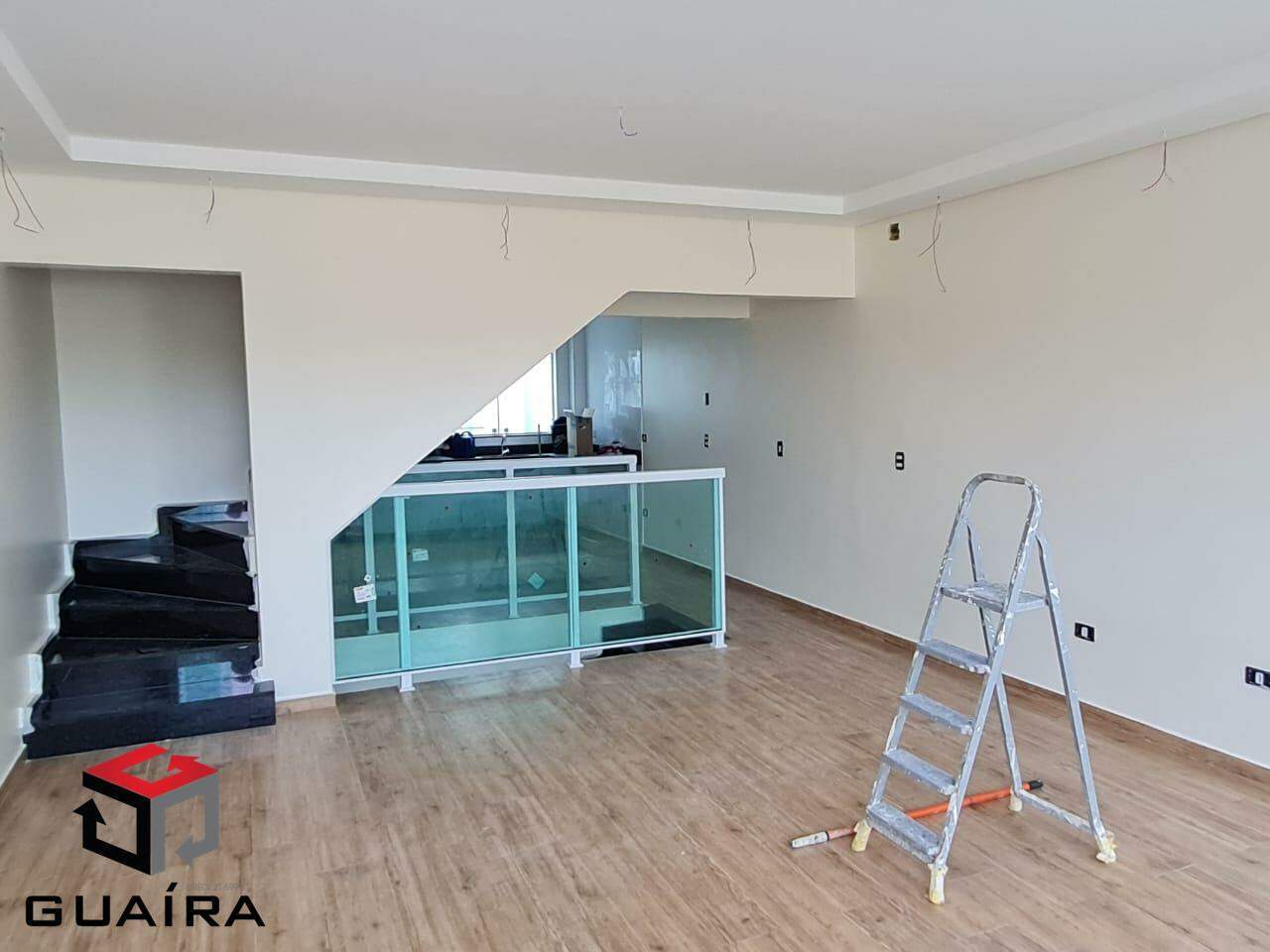 Sobrado à venda com 3 quartos, 194m² - Foto 1