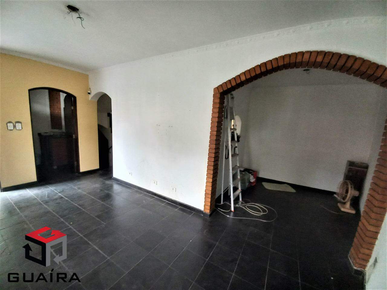 Sobrado à venda com 3 quartos, 318m² - Foto 3