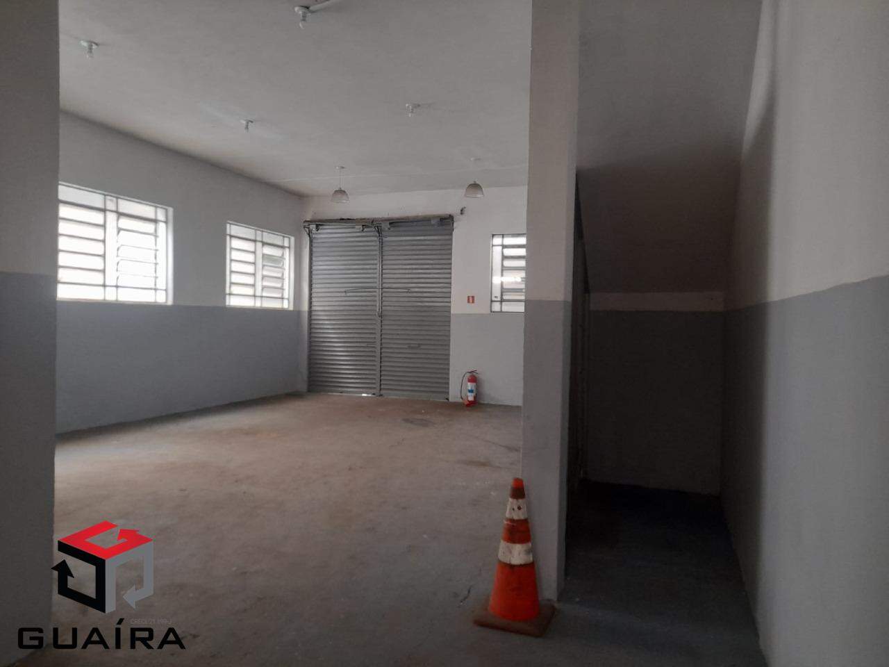 Depósito-Galpão-Armazém à venda, 330m² - Foto 1