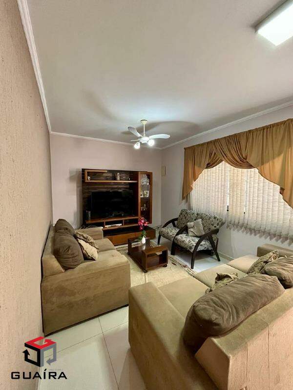 Sobrado à venda com 4 quartos, 200m² - Foto 1