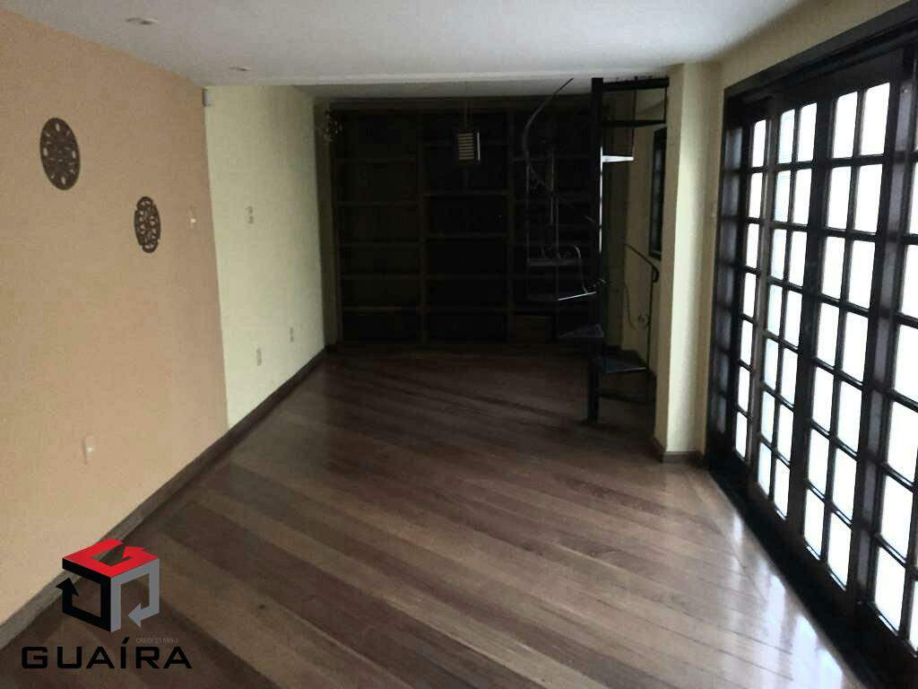 Sobrado à venda com 3 quartos, 250m² - Foto 1