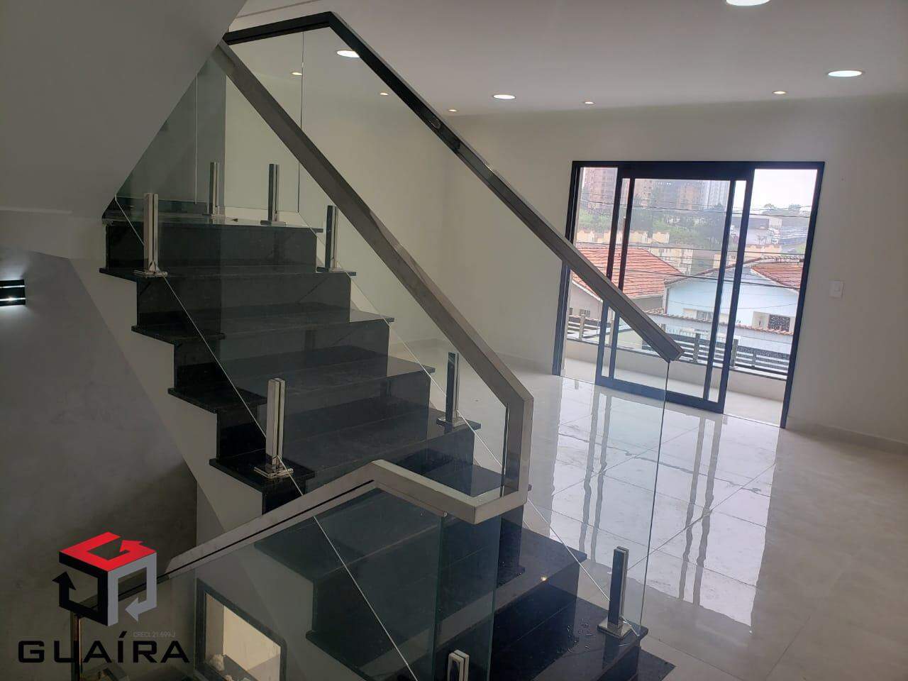 Sobrado à venda com 3 quartos, 201m² - Foto 1