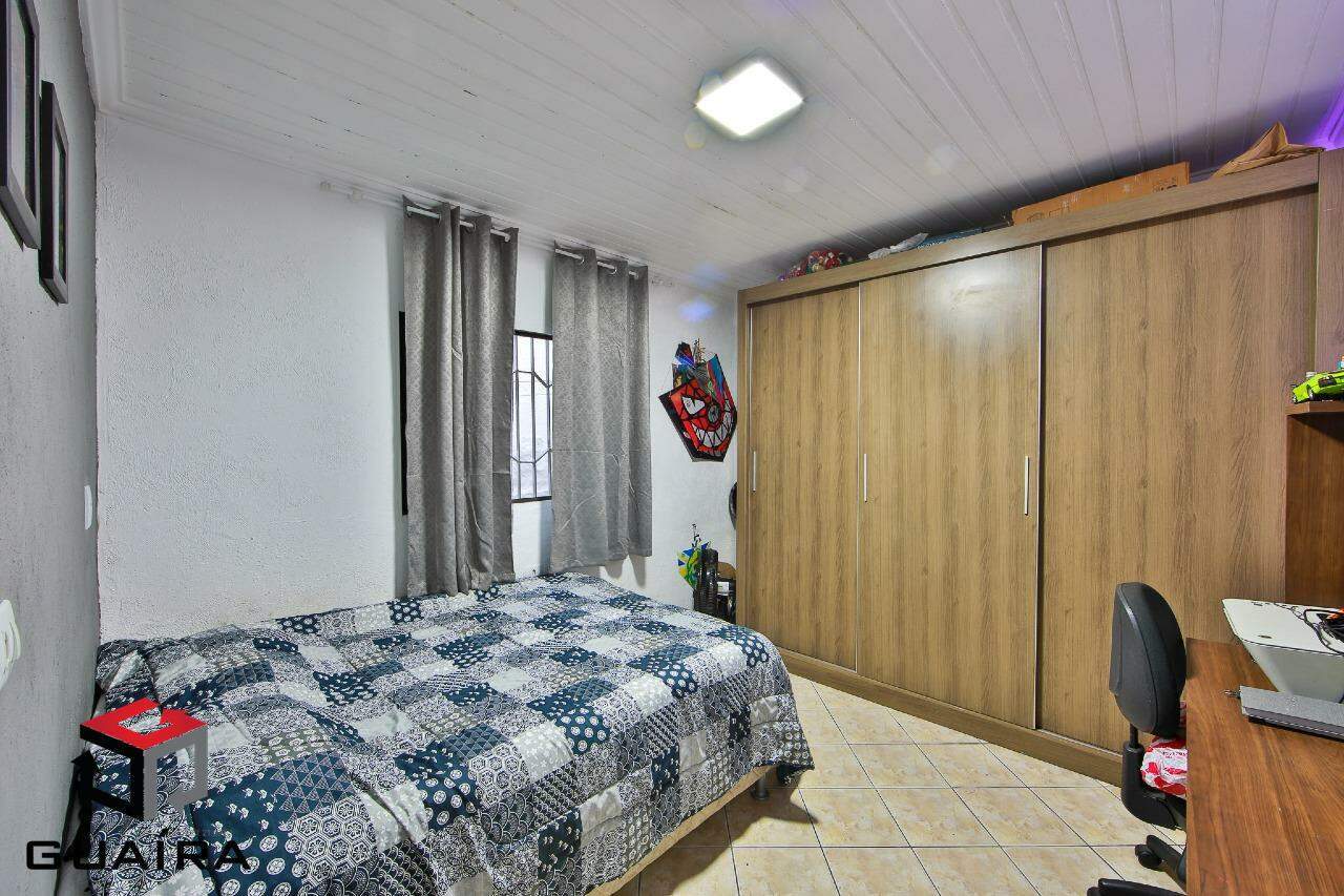 Casa à venda com 3 quartos, 200m² - Foto 1