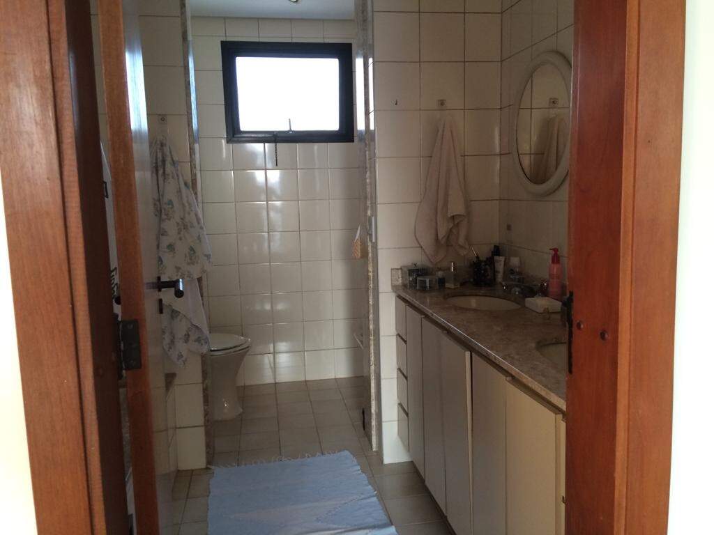 Apartamento à venda com 4 quartos, 216m² - Foto 15