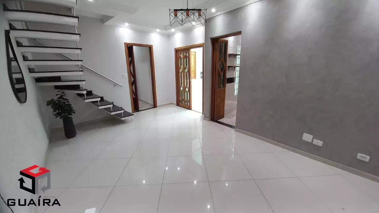 Casa para alugar com 3 quartos, 162m² - Foto 1