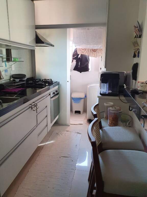 Apartamento à venda com 3 quartos, 75m² - Foto 4