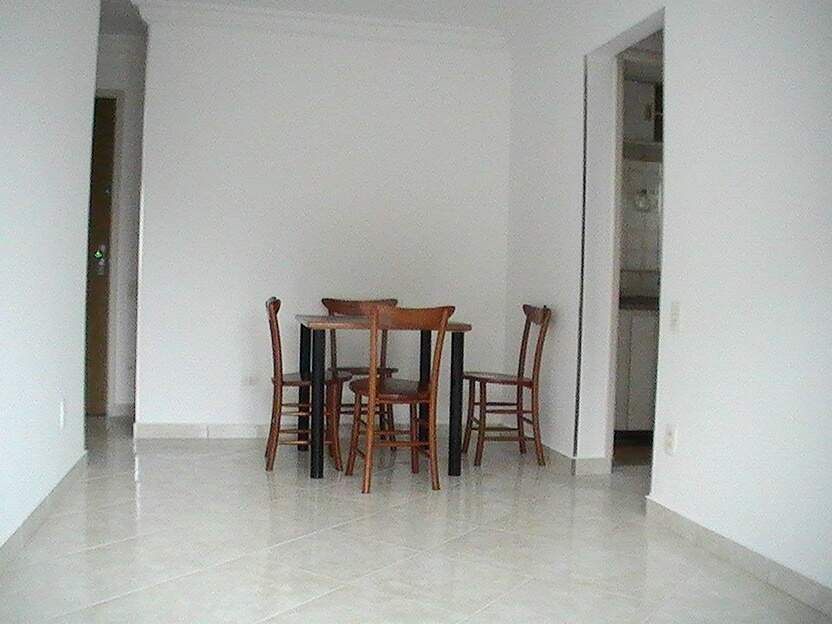 Apartamento à venda com 1 quarto, 45m² - Foto 2