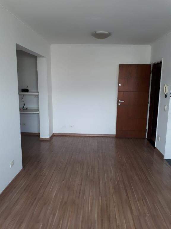 Apartamento à venda com 2 quartos, 70m² - Foto 2