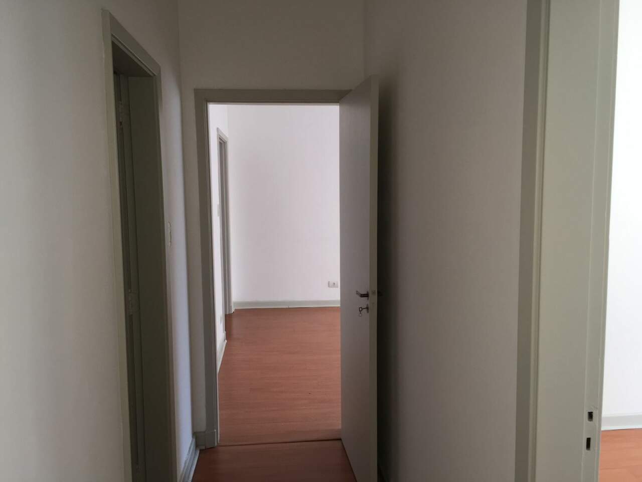 Apartamento à venda com 2 quartos, 85m² - Foto 4