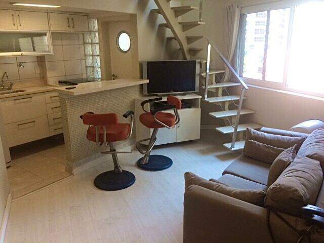 Apartamento à venda com 1 quarto, 45m² - Foto 1