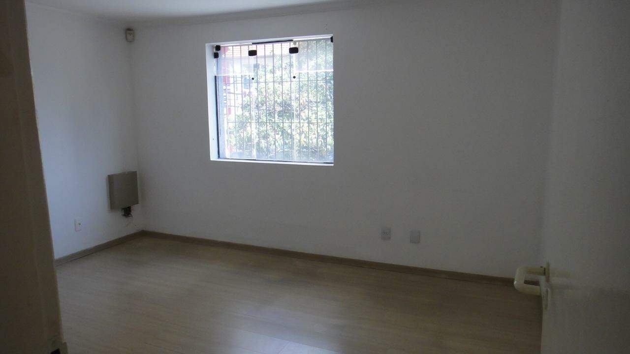 Sobrado à venda com 3 quartos, 100m² - Foto 4