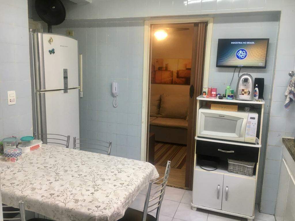 Apartamento à venda com 2 quartos, 75m² - Foto 4