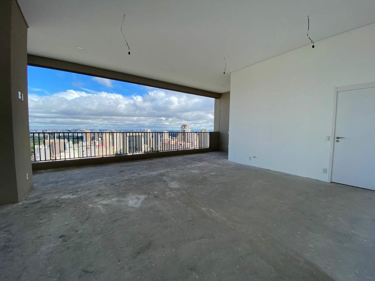 Apartamento à venda com 3 quartos, 174m² - Foto 1