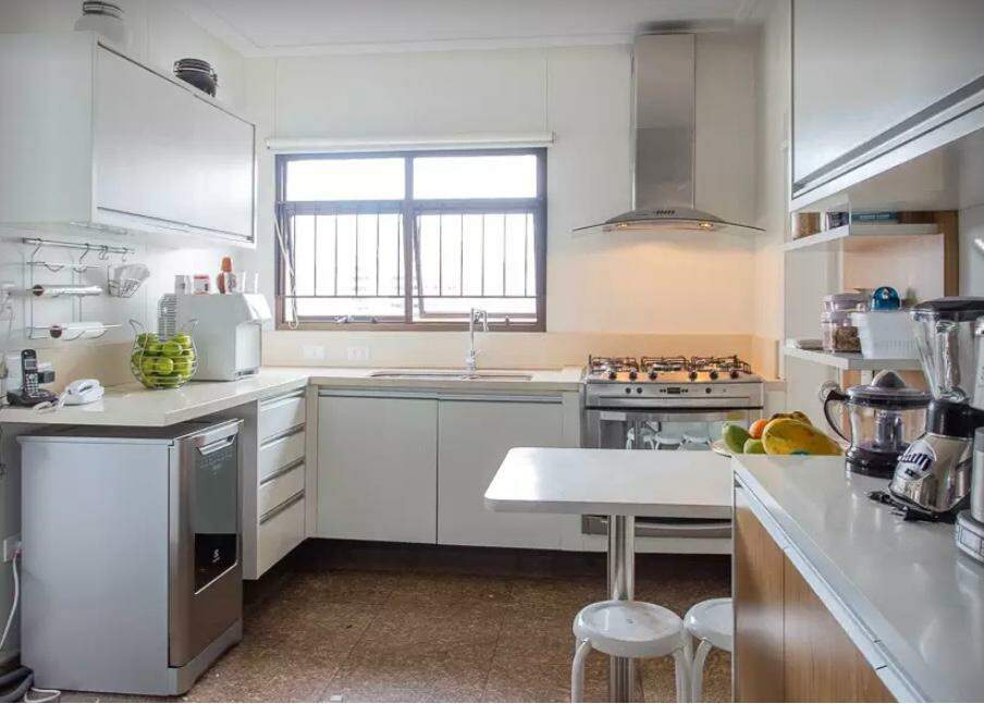 Apartamento à venda com 3 quartos, 240m² - Foto 10