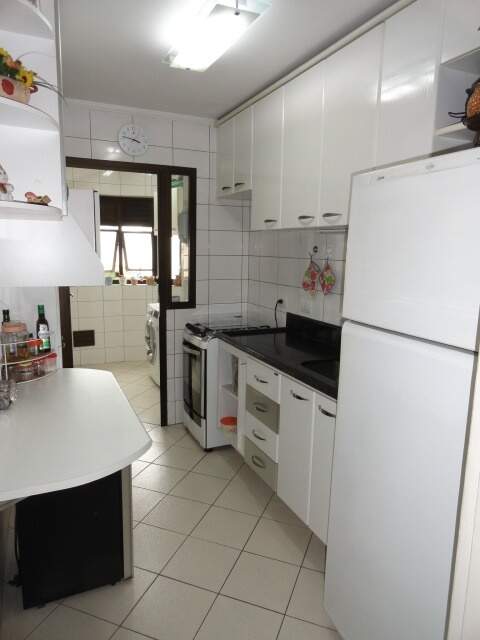 Apartamento à venda com 2 quartos, 62m² - Foto 9