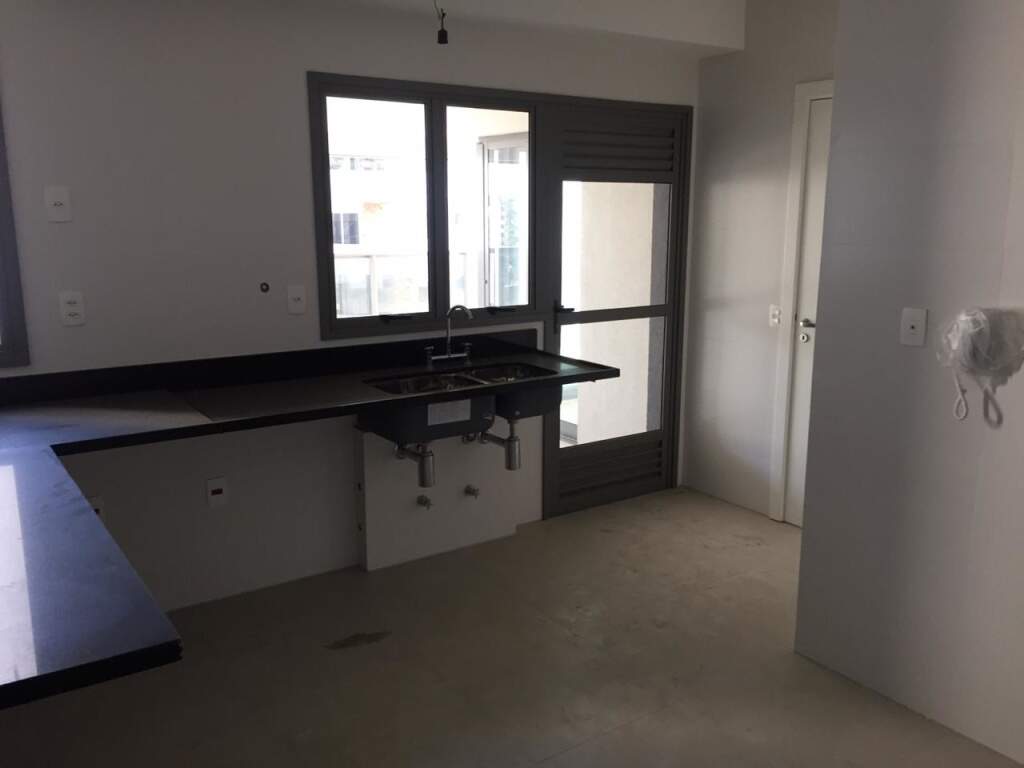 Apartamento à venda com 3 quartos, 192m² - Foto 5