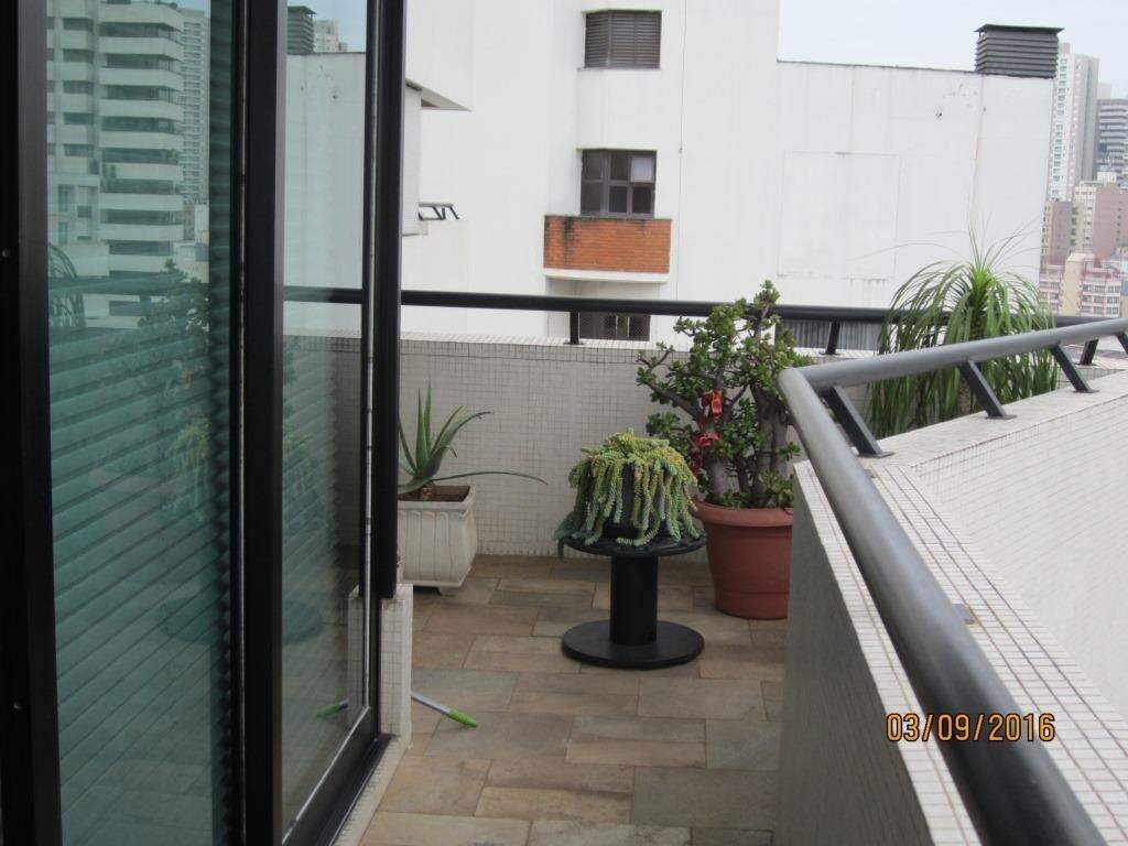 Apartamento à venda com 3 quartos, 200m² - Foto 8