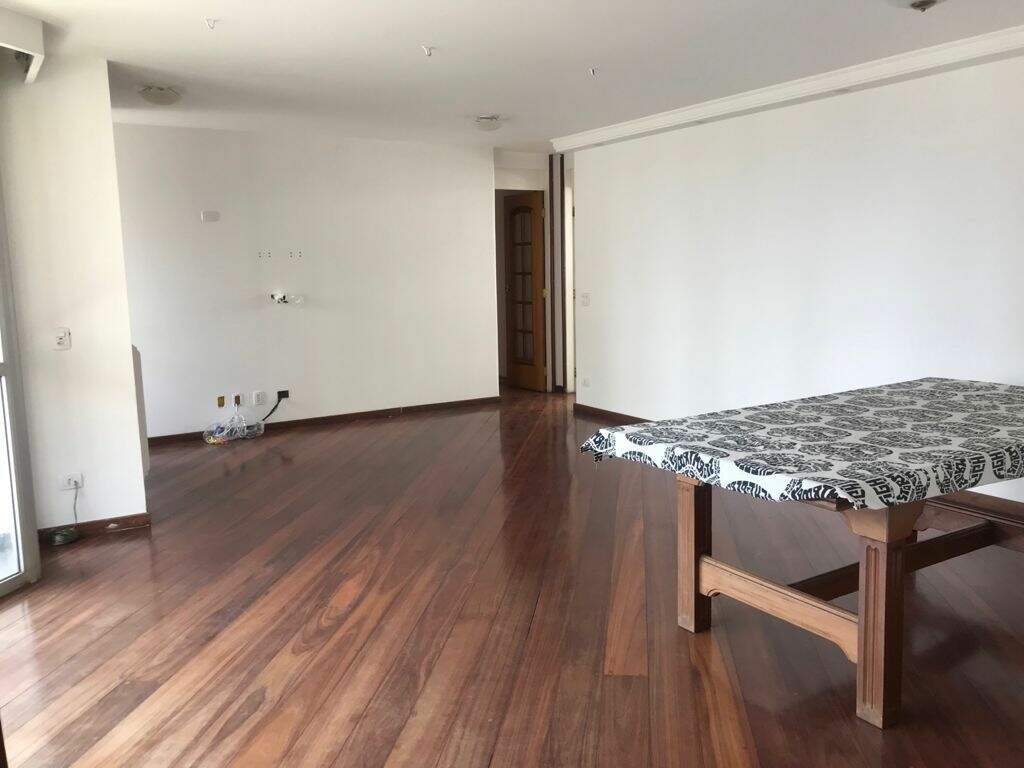 Apartamento à venda com 4 quartos, 157m² - Foto 3