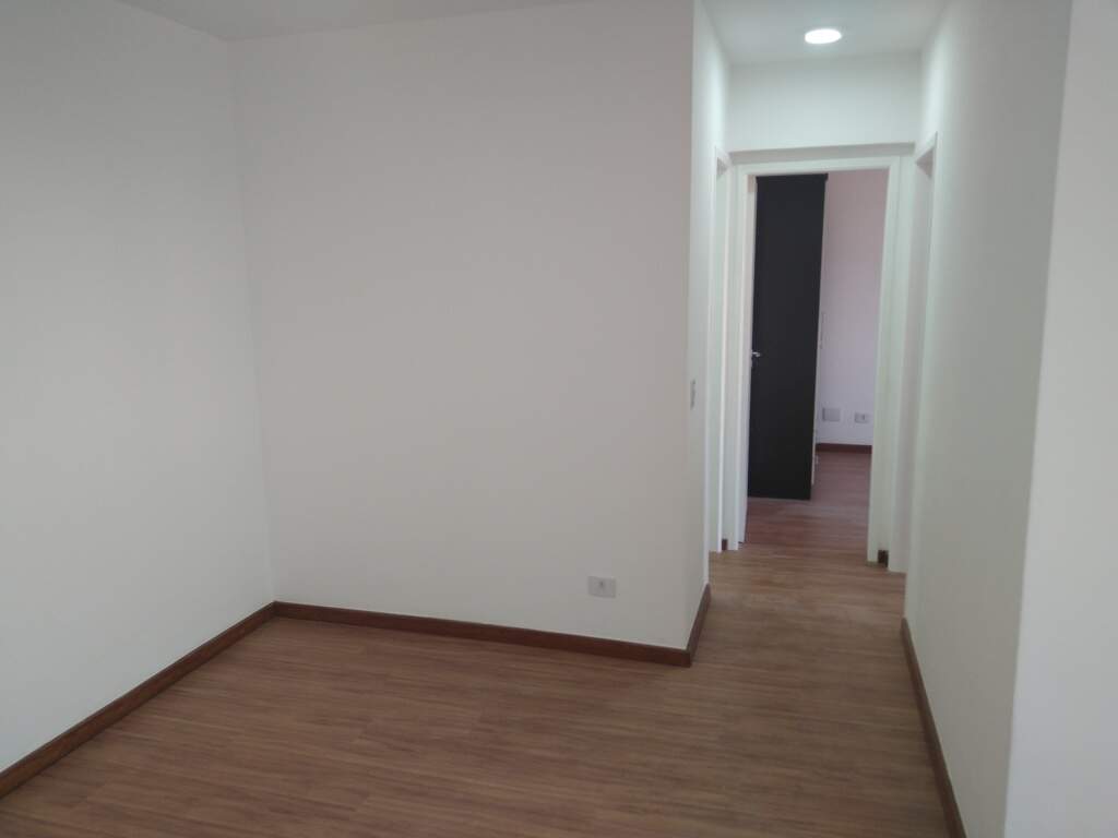 Apartamento à venda com 2 quartos, 67m² - Foto 2