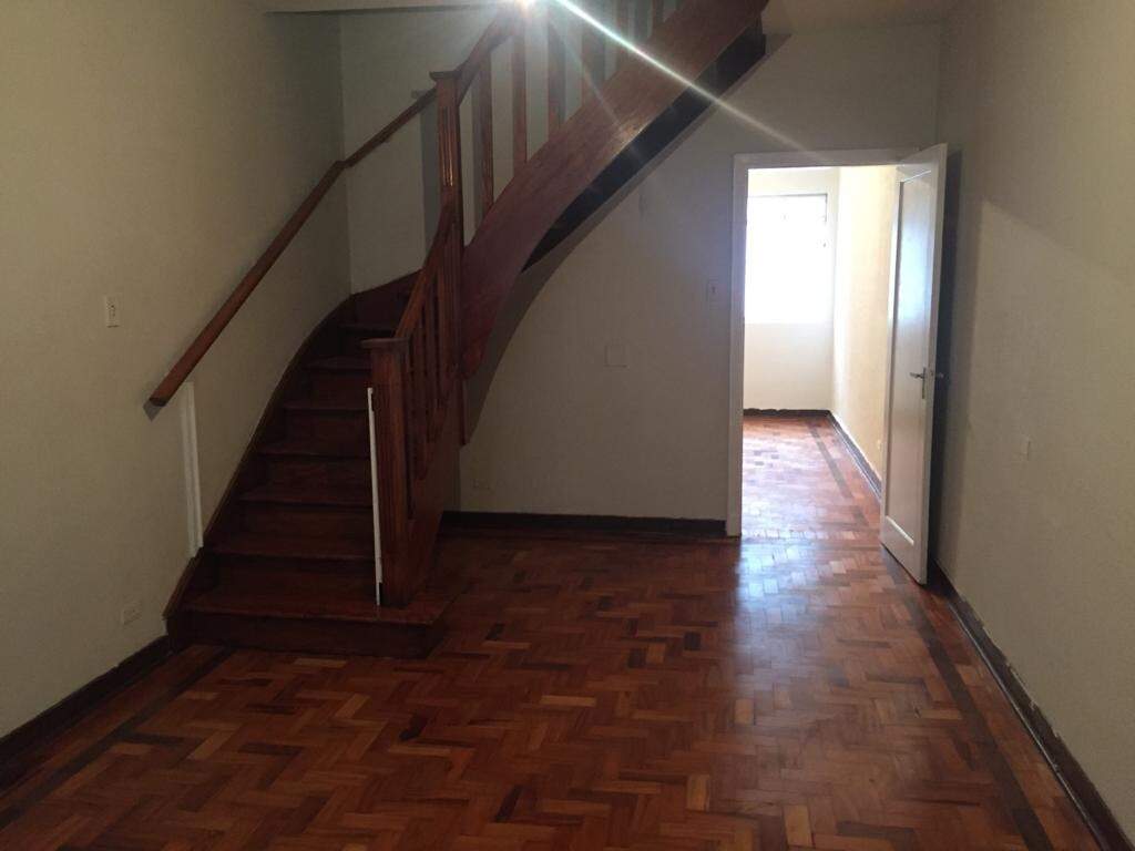 Sobrado à venda com 3 quartos, 190m² - Foto 1