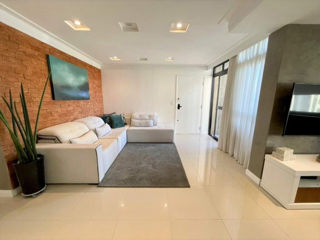 Apartamento à venda com 3 quartos, 139m² - Foto 1