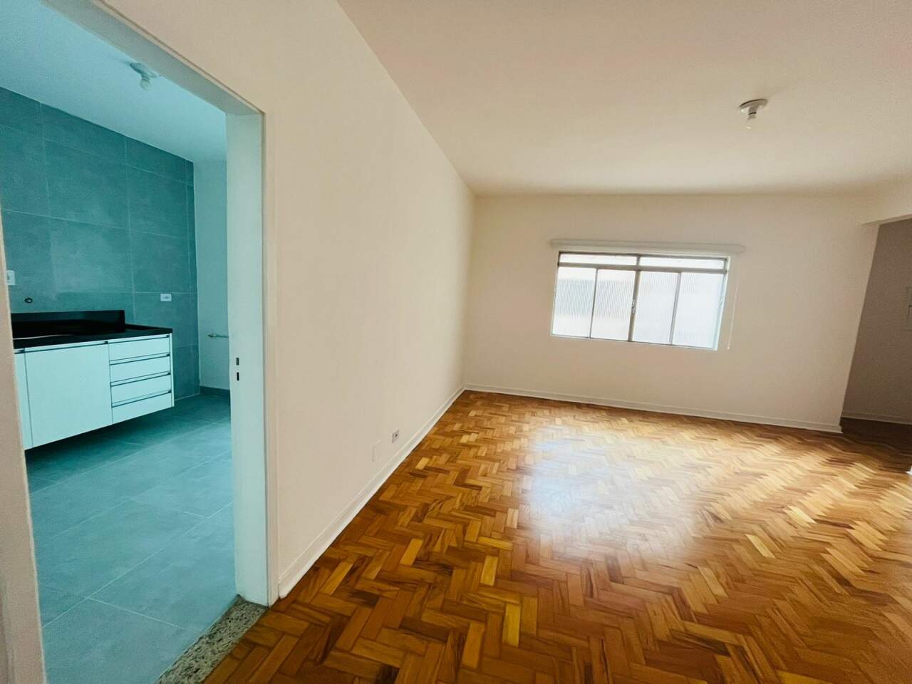 Apartamento à venda com 2 quartos, 72m² - Foto 2