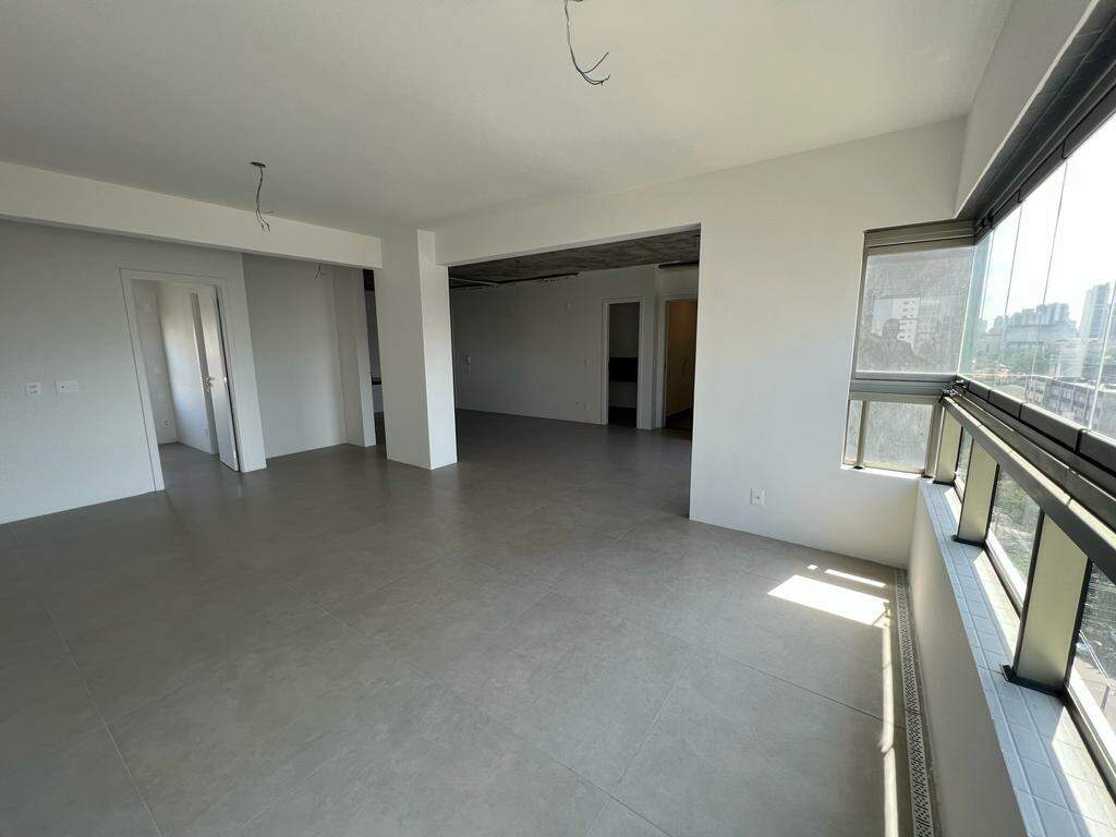 Apartamento à venda com 3 quartos, 113m² - Foto 3