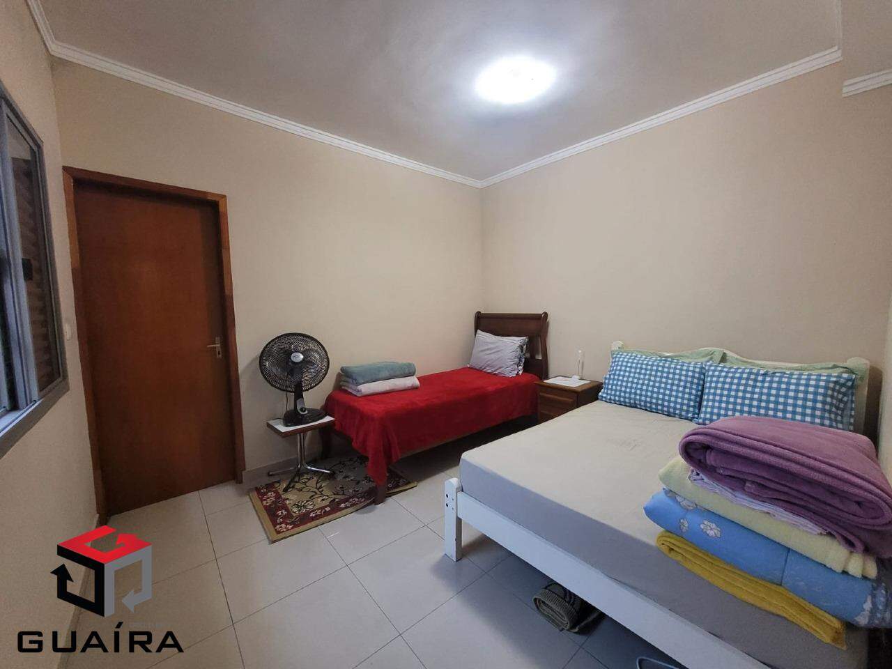 Casa à venda com 2 quartos, 177m² - Foto 1