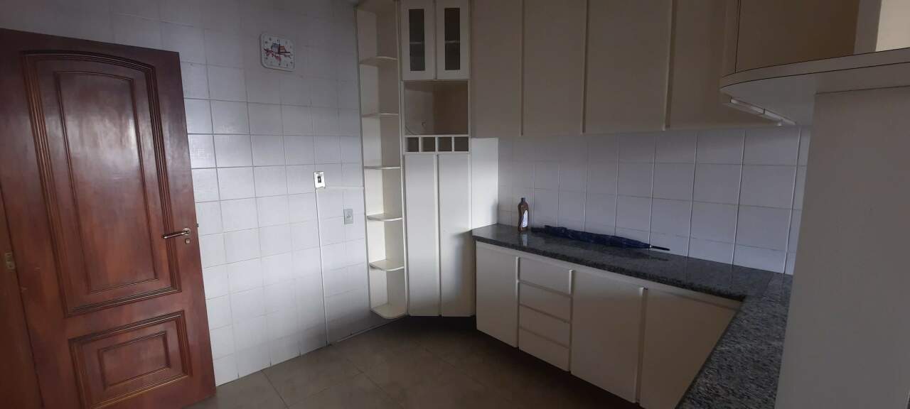 Apartamento à venda com 3 quartos, 117m² - Foto 19