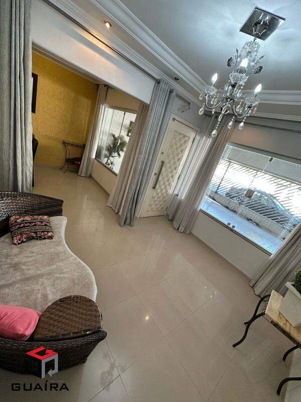 Sobrado à venda com 5 quartos, 267m² - Foto 2