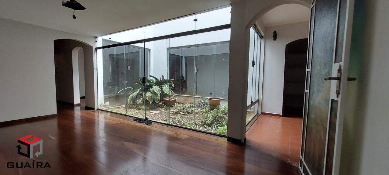 Sobrado à venda com 3 quartos, 400m² - Foto 1