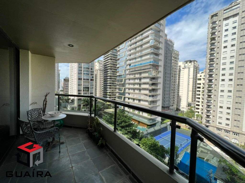 Apartamento à venda com 3 quartos, 220m² - Foto 19