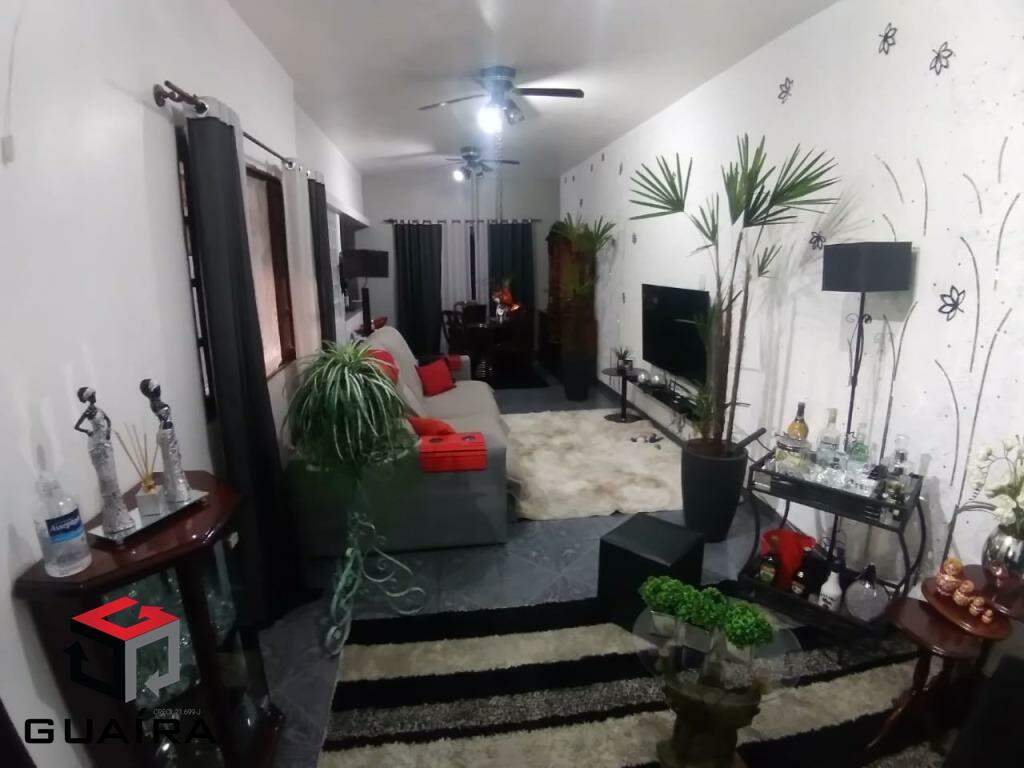 Casa para alugar com 4 quartos, 132m² - Foto 1